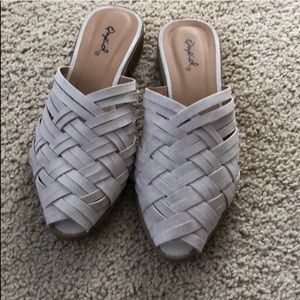 QUPID woven earth tone slides